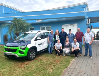 Saúde reforça frota com veículo adaptado para cadeirantes